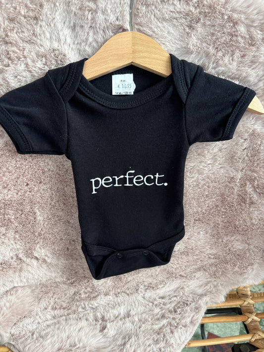 Baby romper zwart, korte mouw – perfect
