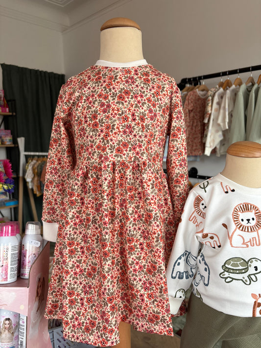 Meisjesjurk met bloemenprint – lange mouwen