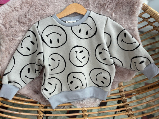 Sweater smiley grijs