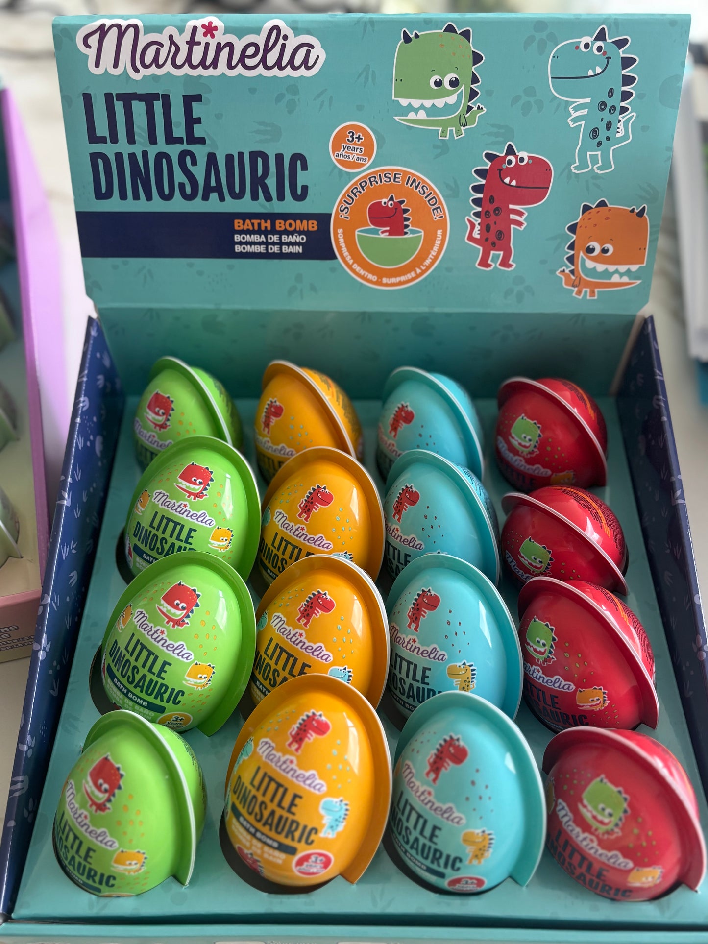 Bruisbal dino met verrassing Nieuw